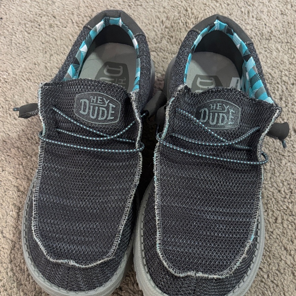 Hey Dude men's  charcoal wally sox size 8